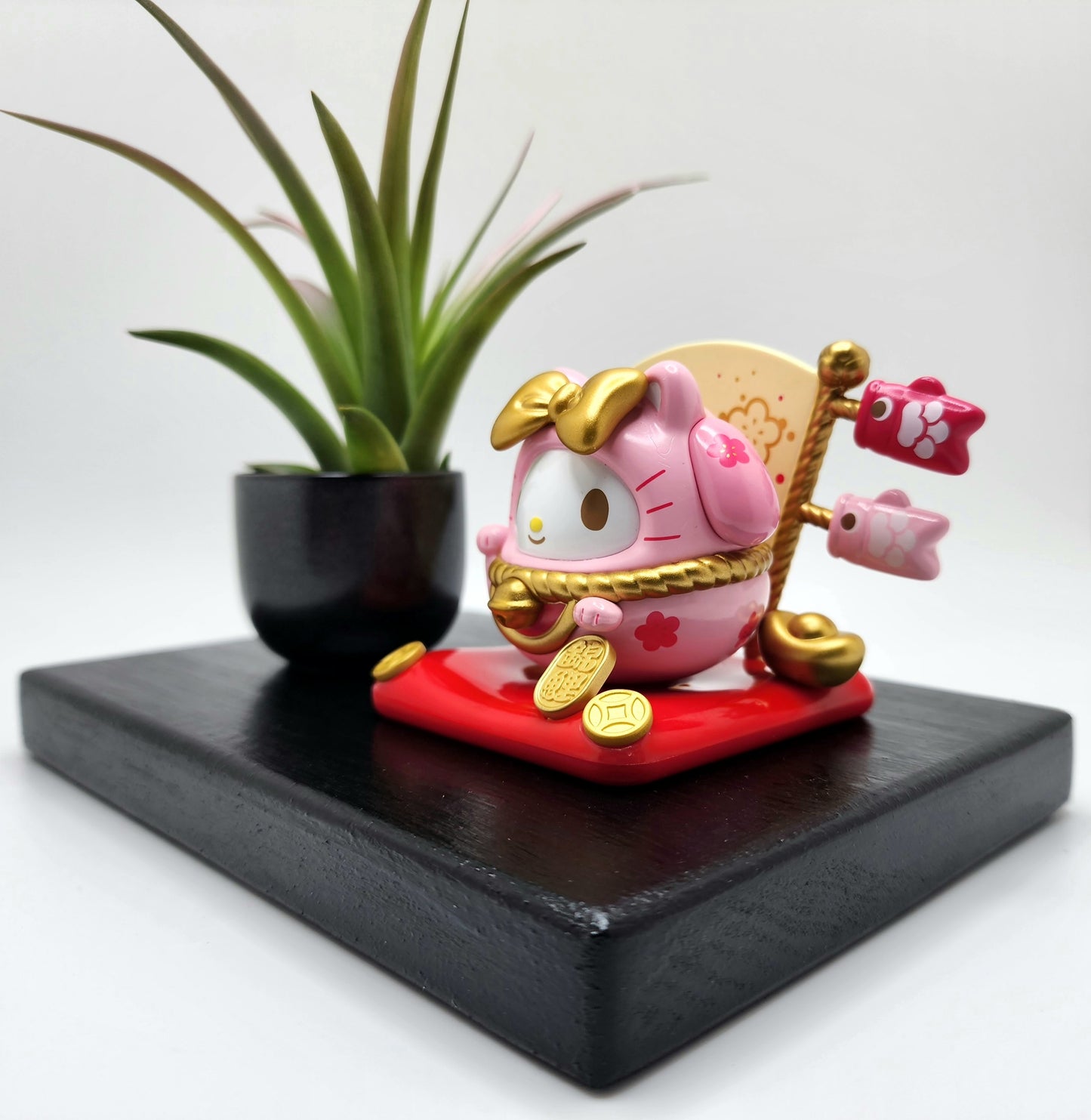 Sanrio MY MELODY Lucky Cat, Enhanced Brachycaulous Air Plant, and Display Base